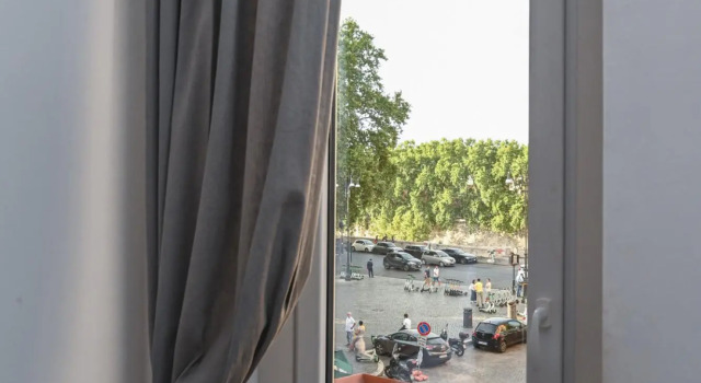 Gorgeous Trastevere Loft On The River, Prenota Hotel Trastevere Roma