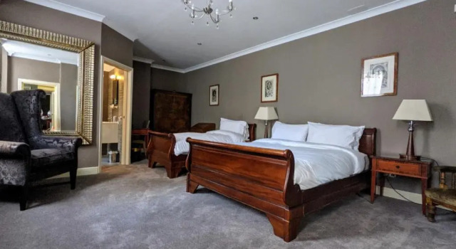Номер Standard Angel and Royal Hotel