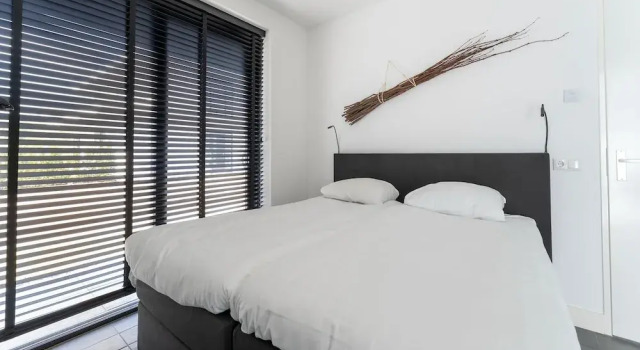 Attractive Villa in Zeewolde With Garden, Rezerwuj Willa Hotele w Veluwe z parkingiem, Parking