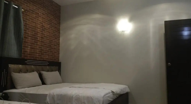 Elegant Palace Guest House, Rezervasyon Misafirhane Gulshan-E-Jamal kahvaltılı oteller, Kahvaltı