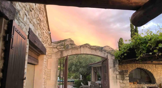 Villa Near Avignon With Separate Suites, Boek Villa Robion Luberon