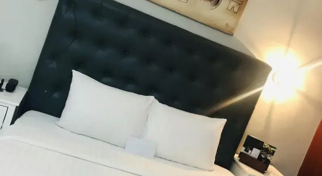Da Tente Ha Tel, Boek Hotel Yopougon 