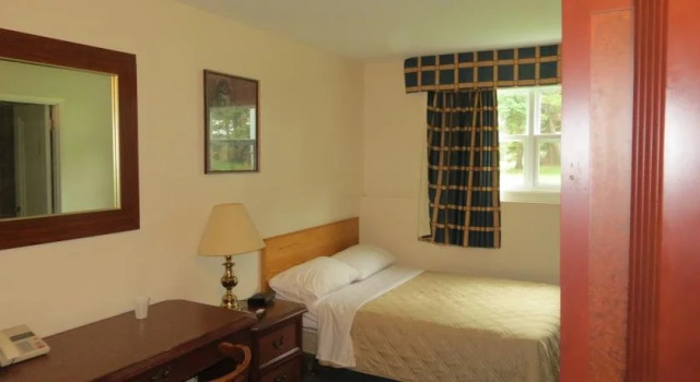Hotel Greenwood, Varaa Hotelli Mount Pearl 