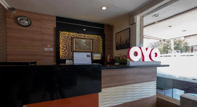 Urbanview Hotel Capital Makassar, Book Hotel Hotels in Sulawesi with Parking, Parking