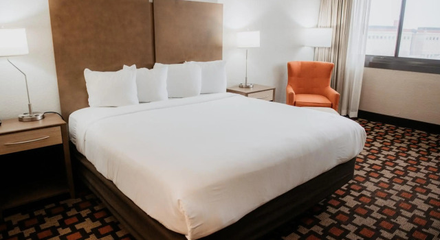 Radisson Hotel St Paul Downtown, Забронировать Отель Сент-Пол Twin Cities