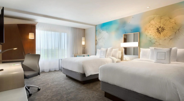 Четырёхместный номер Standard Courtyard by Marriott Oshawa