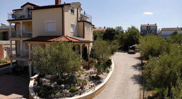 Апартаменты с балконом Apartments house Tomic for max 22 persons Maj Poreč