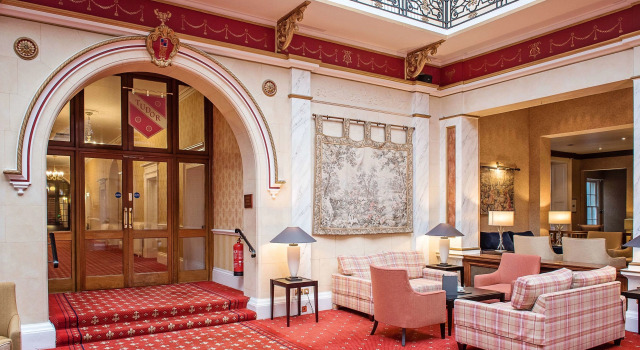 Oatlands Park Hotel, Забронировать Отель Отели Западного Суссекса с завтраком, Завтраки