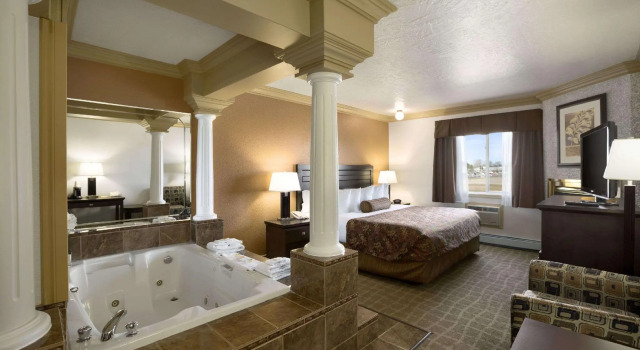Номер Deluxe Days Inn by Wyndham High Level