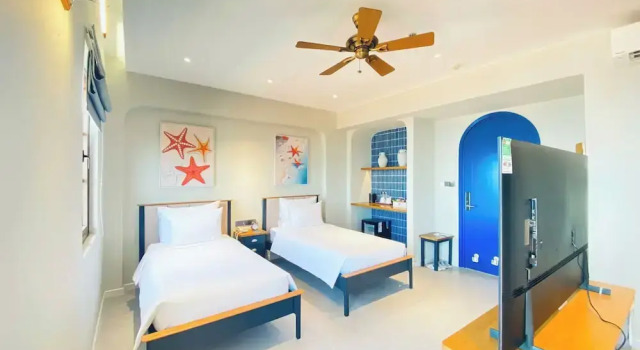 Двухместный номер Deluxe с балконом и рядом с пляжем Lucie Cozy Home - Sunset Town Phu Quoc