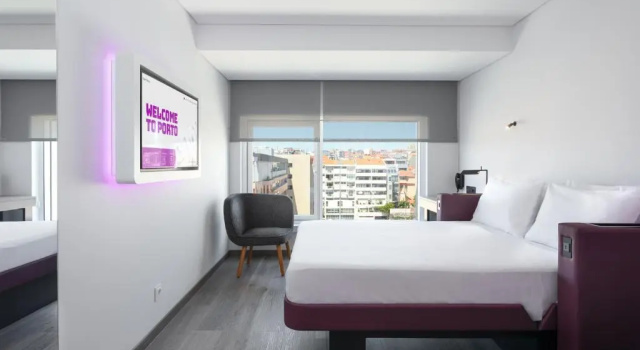 Двухместный номер Premium YOTEL Porto