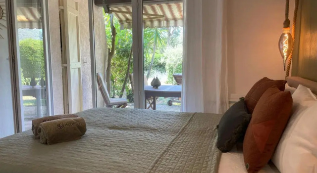 Garden house Cote d’Azur close to mountain and sea