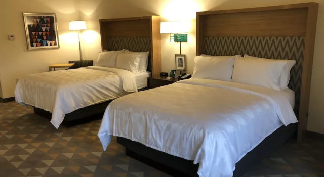 Четырёхместный номер Standard Holiday Inn & Suites Memphis Southeast-Germantown by IHG