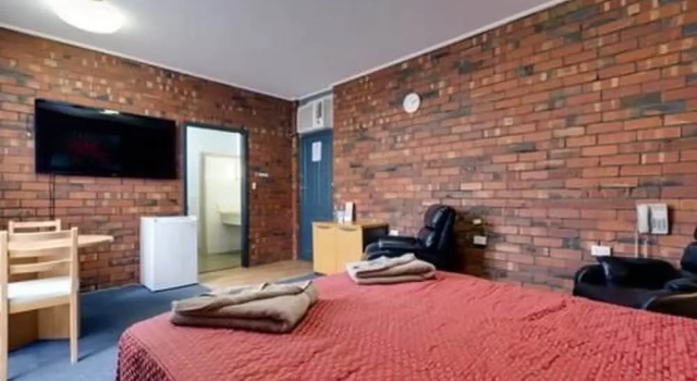 Номер Superior Enfield Motor Inn