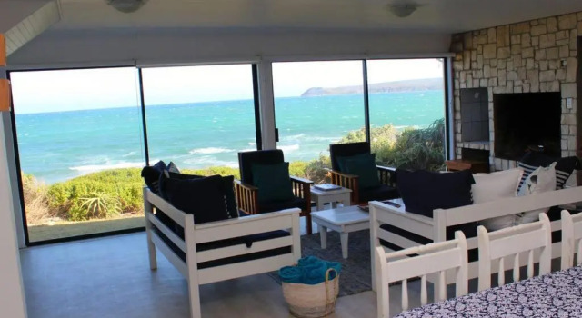 Коттедж Baby Whale Bliss - Beachfront House