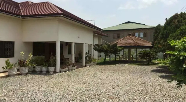 Geelan Cozy Place, Забронировать Отель Airport Residential Area Аккра, рядом с The National Theatre of Ghana