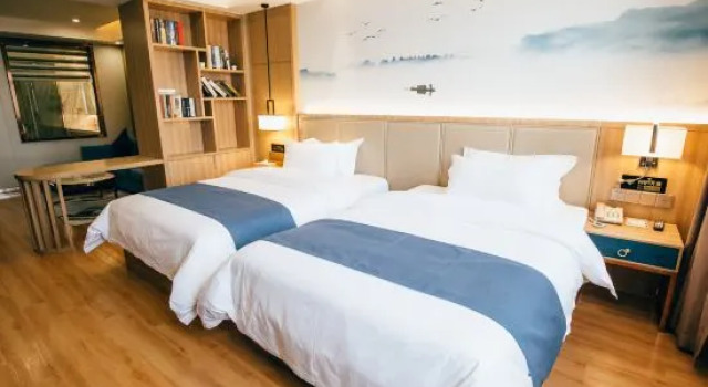 Люкс Deluxe New Beacon Shangju Hotel (Wuhan Guanggu Avenue)