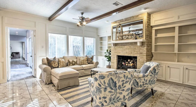 Quiet West Houston Home w/ Patio, Walk to Shops!, Boek Vakantiehuis Houston Houston