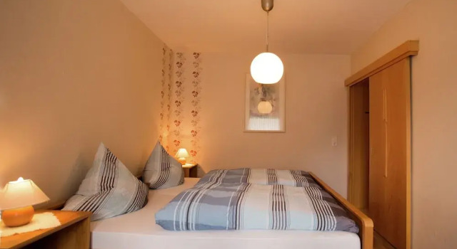 Ferienwohnung Oberschledorner Wald, Забронировать Апартаменты/квартира  