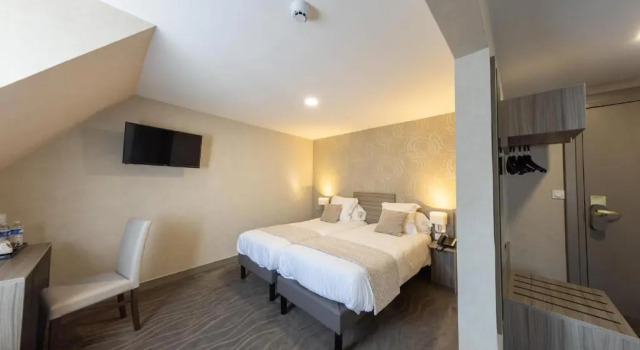 Трёхместный номер Standard Hôtel De Brunville & Spa