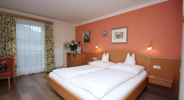 Трёхместный номер Standard с балконом Hotel-Garni Schernthaner