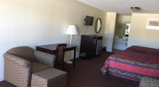 Четырёхместный люкс Royal Inn Of Abilene