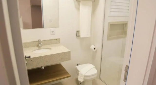 Трёхместный номер Standard Trento Hotel Guaíra by Unna