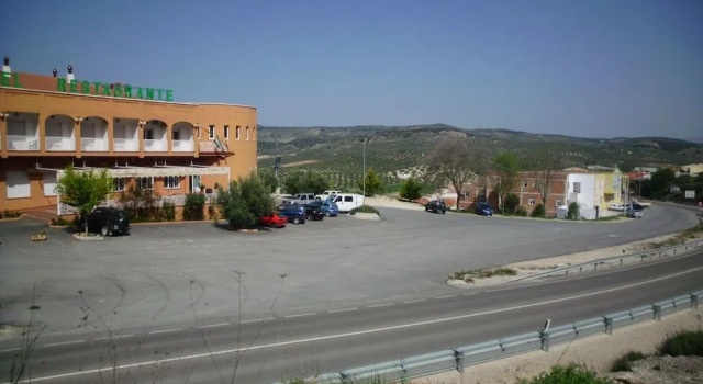 Escudo de Granada, Book Hotel Puerto Lope Granada