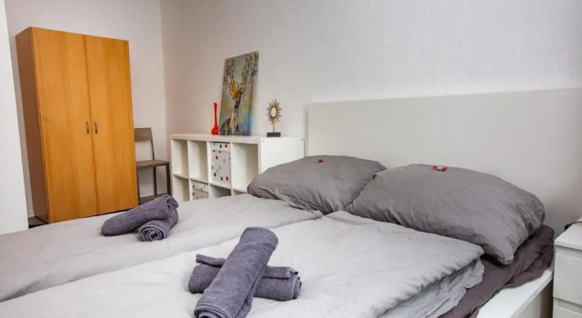 Апартаменты Ruhiges City Apartment "Altbauperle" mit Charme und 2 Schlafzimmern
