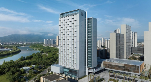 Четырёхместный номер Deluxe с видом на реку Sheraton Taizhou