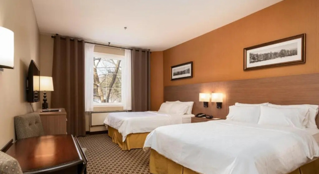 Четырёхместный номер Standard Holiday Inn Express & Suites Tremblant by IHG