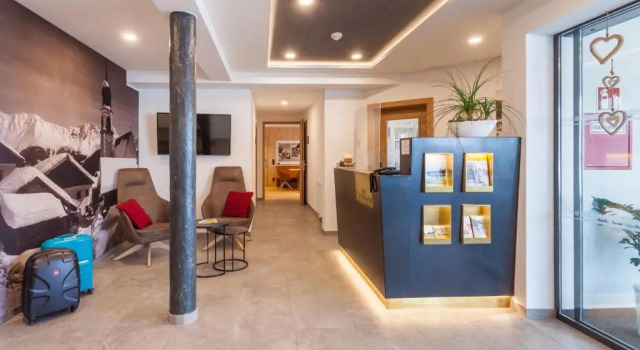 Apart-Hotel Dreisonnenhof, Rezerwuj Apartamentowiec hotelowy Hotele w Tyrol z parkingiem, Parking