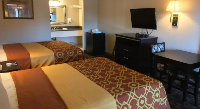 Четырёхместный номер Deluxe Castaic Inn Near Six Flags Magic Mountain