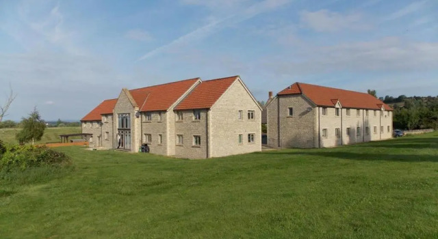 Коттедж Canons Court Mews