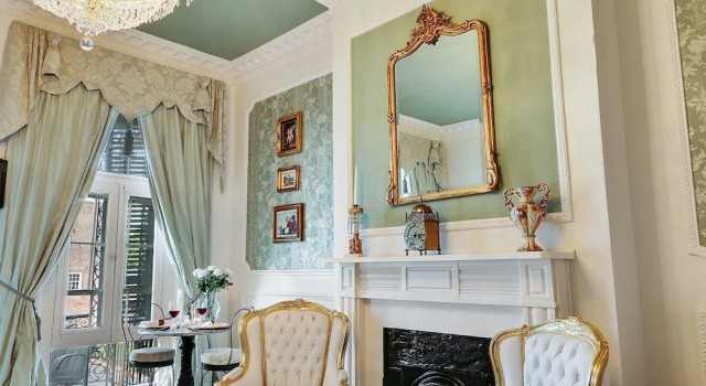 Люкс с балконом French Quarter Mansion