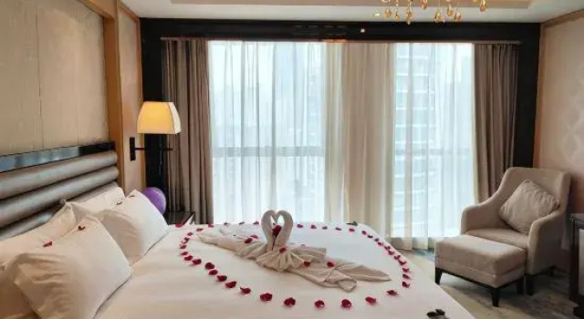Люкс Ruineng CEO International Hotel (Hefei South Railway Station Leijie  Street)