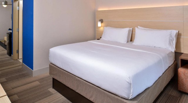 Номер Standard Holiday Inn Express Hotel & Suites Cincinnati - Mason by IHG