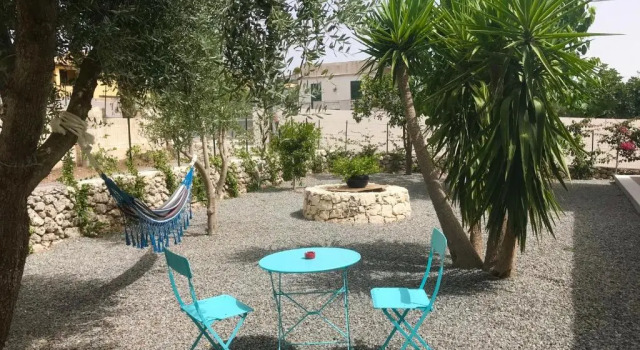 Апартаменты Appartamento Il Baglio del Picchio con piscina - Noto