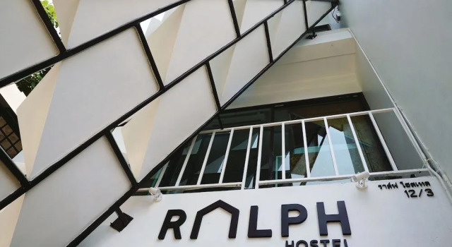 Ralph Hostel, Забронировать Хостел Хостелы Чиангмай, рядом с Wat Suan Dok, Хостел