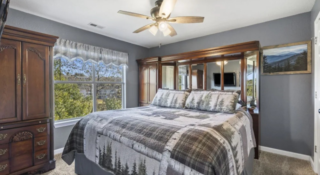 Penthouse Lodge - In Heart of Ozarks!, Забронировать Отель Отели Table Rock Lake с парковкой, Парковка