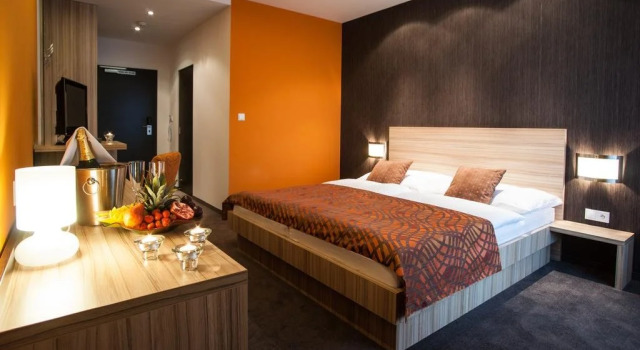 Hotel TENIS, Buchen Sie Hotel SPA-Hotels in Banskobystrický kraj, SPA