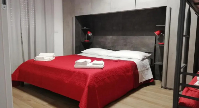 La Pecora Nera, Boek Hotel Acilia Lazio