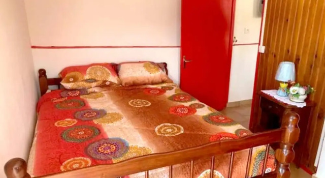 House with One Bedroom in Le Gosier, with Wonderful Mountain View, Enclosed Garden And Wifi - 10 Km From the Beach, Prenota Casa vacanze Le Gosier Grande-Terre