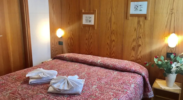 Hotel Monti Pallidi, Забронировать Отель Отели в центре Моэна, в центре