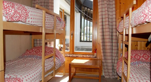 Apartment Dents Rousses B4 by Interhome, Prenota Appartamento Hotel a Canton Vallese con parcheggio, Parcheggio