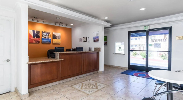 Days Inn Mojave, Rezerwuj Hotel Mojave Kalifornia