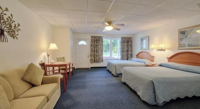 Четырёхместный номер Standard Цокольный этаж Cromwell Harbor Motel