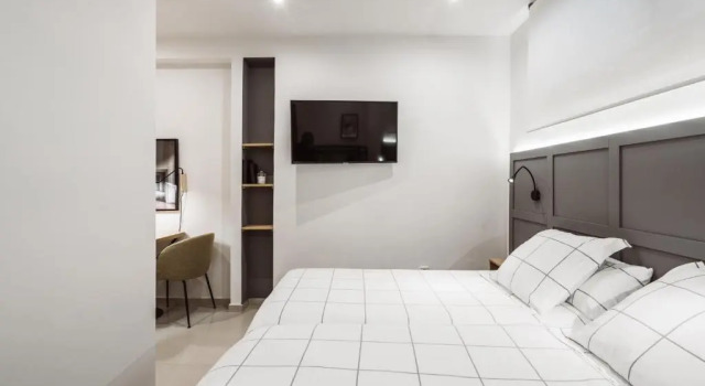 Exclusive Rooms in the Heart of the City, Забронировать Отель Шамбери Мадрид, рядом с Каналь