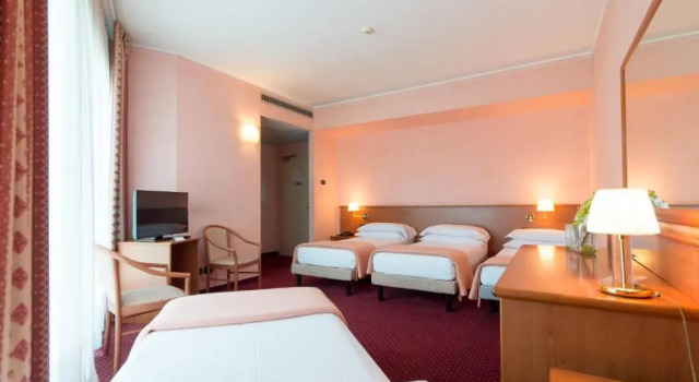 Четырёхместный номер Standard Airport Hotel Bergamo