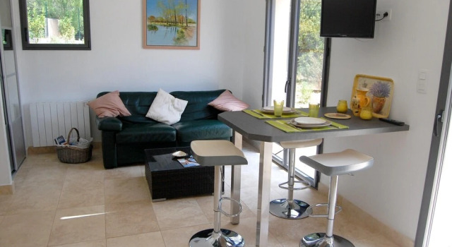 House With one Bedroom in Saint-marc-jaumegarde, With Pool Access, Enc, Забронировать Отель Сен-Марк-Жомгард Буш-дю-Рон
